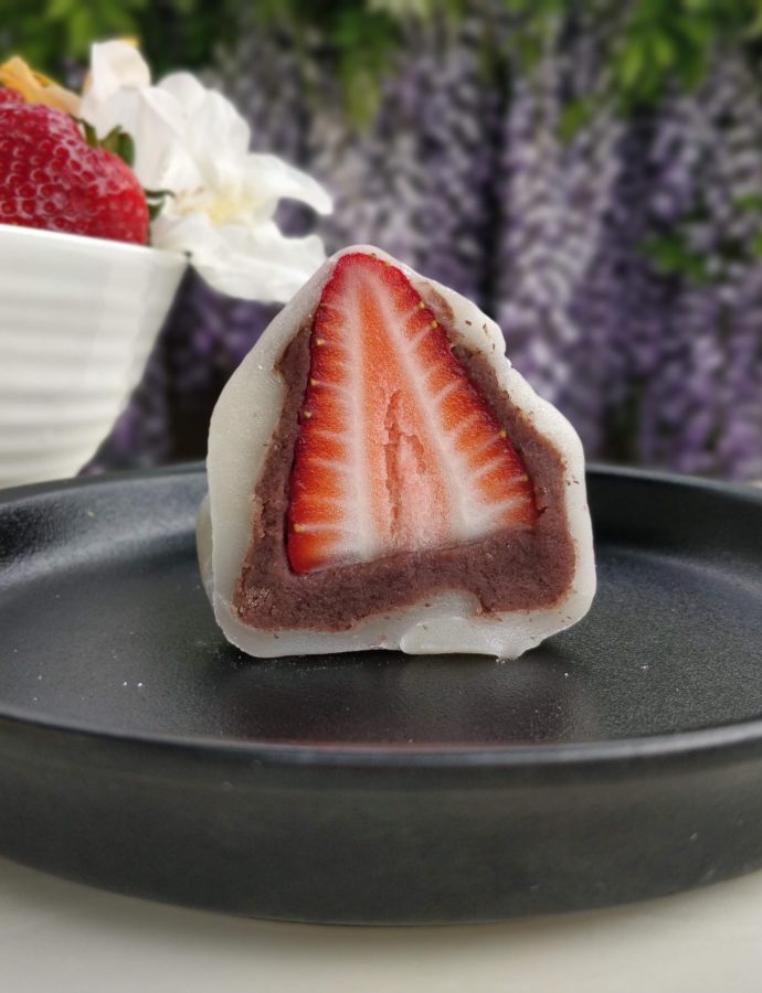 Strawberry Daifuku (いちご大福) with Instant Pot Red Bean Paste (餡子)